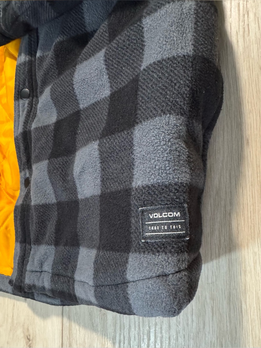Volcom Men’s Gray/Black plaid flannel insulated shirt jacket coat size Large - Picture 7 of 16